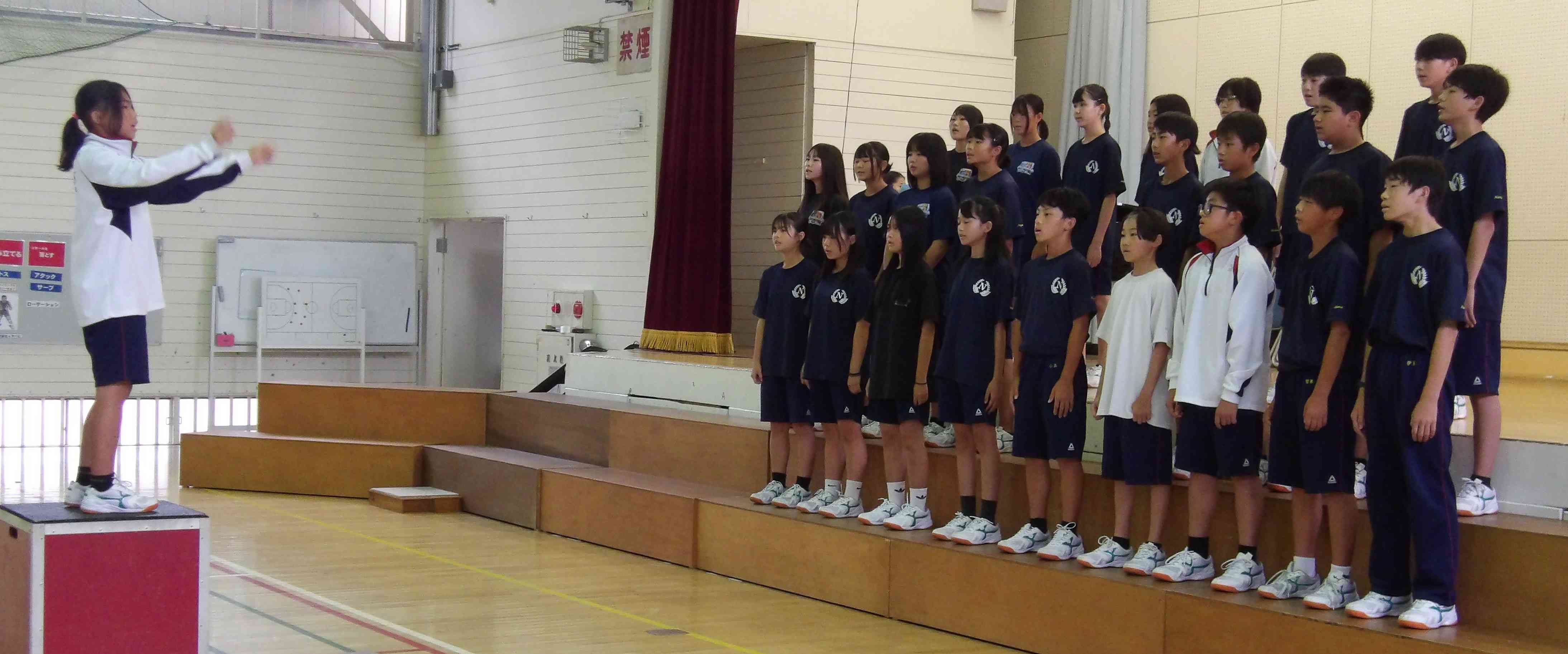 １年３組合唱JPG